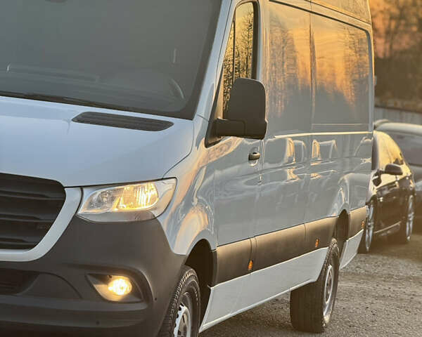Белый Мерседес Sprinter, объемом двигателя 2.14 л и пробегом 240 тыс. км за 27900 $, фото 2 на Automoto.ua