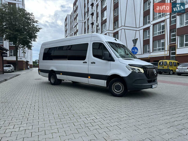 Белый Мерседес Sprinter, объемом двигателя 2.99 л и пробегом 250 тыс. км за 65000 $, фото 3 на Automoto.ua