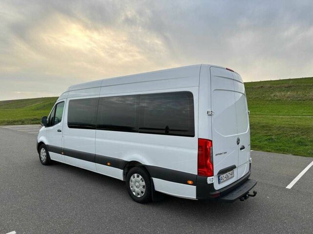 Белый Мерседес Sprinter, объемом двигателя 2.2 л и пробегом 340 тыс. км за 36110 $, фото 3 на Automoto.ua