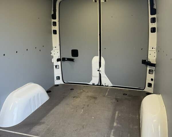 Белый Мерседес Sprinter, объемом двигателя 2.2 л и пробегом 180 тыс. км за 27900 $, фото 25 на Automoto.ua