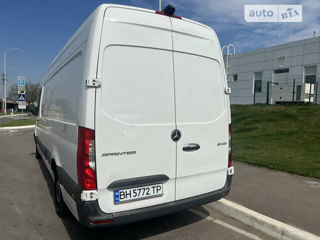 Белый Мерседес Sprinter, объемом двигателя 2.14 л и пробегом 112 тыс. км за 27500 $, фото 5 на Automoto.ua