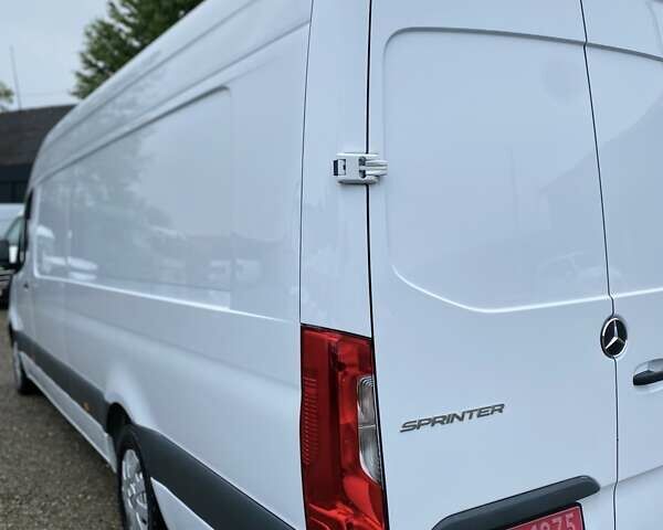 Белый Мерседес Sprinter, объемом двигателя 2.2 л и пробегом 194 тыс. км за 29850 $, фото 29 на Automoto.ua