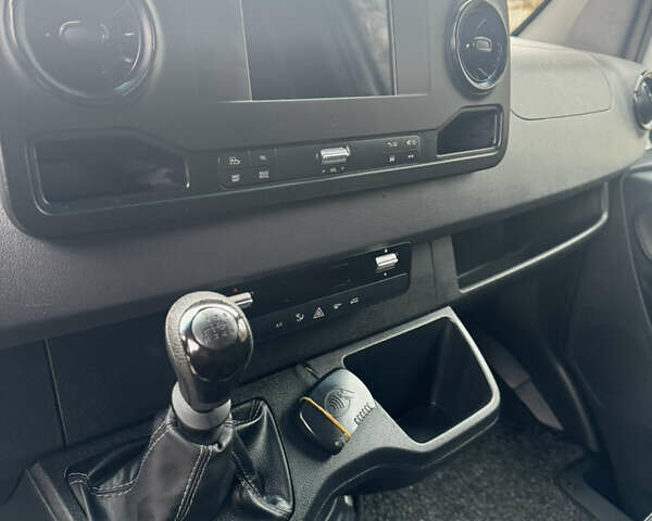 Белый Мерседес Sprinter, объемом двигателя 2.14 л и пробегом 265 тыс. км за 26500 $, фото 12 на Automoto.ua