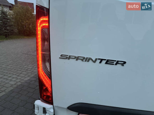 Белый Мерседес Sprinter, объемом двигателя 2.1 л и пробегом 366 тыс. км за 27800 $, фото 35 на Automoto.ua