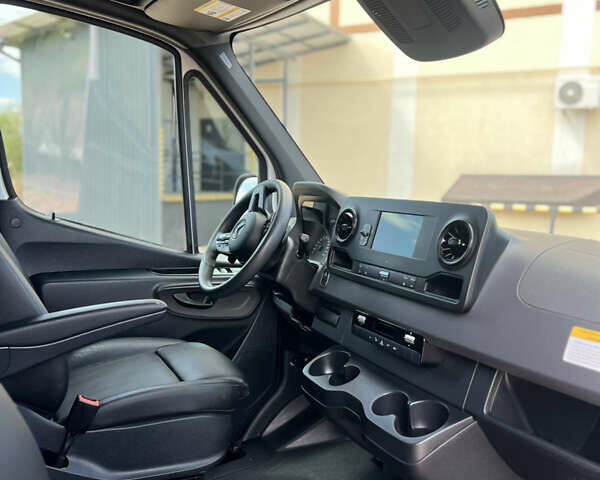 Белый Мерседес Sprinter, объемом двигателя 3 л и пробегом 61 тыс. км за 35500 $, фото 16 на Automoto.ua