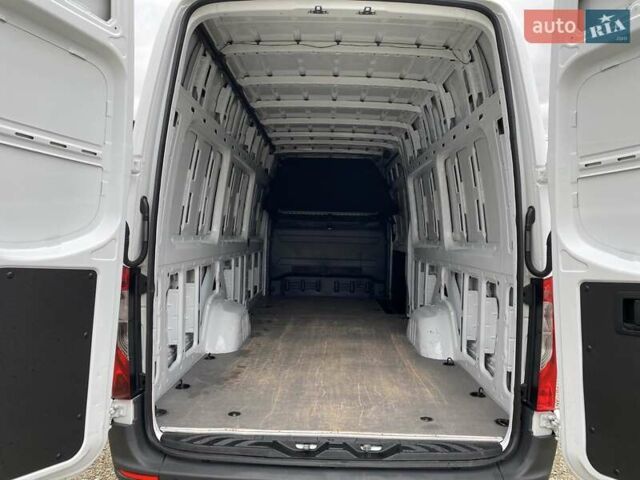 Белый Мерседес Sprinter, объемом двигателя 0 л и пробегом 198 тыс. км за 27850 $, фото 23 на Automoto.ua