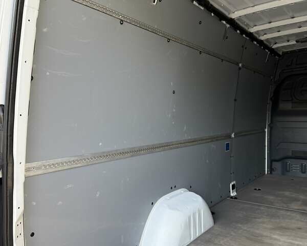 Белый Мерседес Sprinter, объемом двигателя 0 л и пробегом 290 тыс. км за 25000 $, фото 40 на Automoto.ua