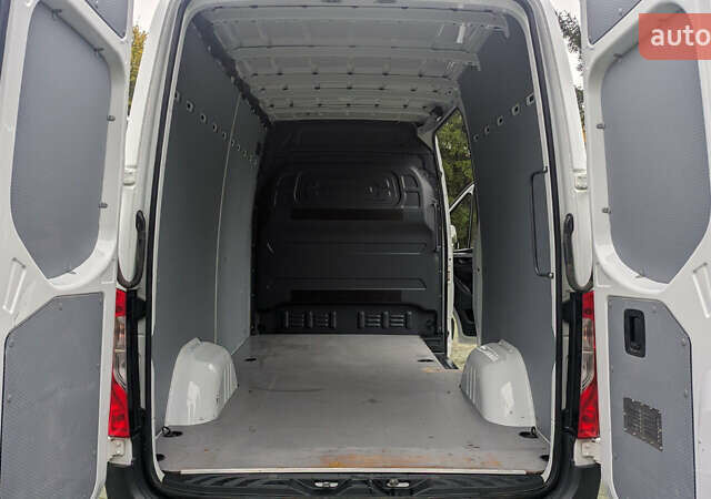 Белый Мерседес Sprinter, объемом двигателя 0 л и пробегом 212 тыс. км за 24200 $, фото 24 на Automoto.ua