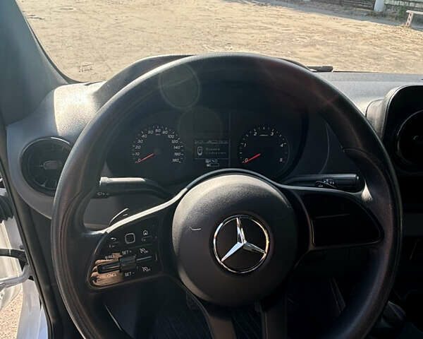 Белый Мерседес Sprinter, объемом двигателя 2.99 л и пробегом 65 тыс. км за 31800 $, фото 8 на Automoto.ua