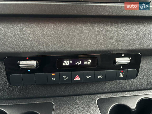 Белый Мерседес Sprinter, объемом двигателя 2.99 л и пробегом 205 тыс. км за 30500 $, фото 18 на Automoto.ua