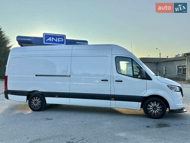Белый Мерседес Sprinter, объемом двигателя 0 л и пробегом 290 тыс. км за 25000 $, фото 76 на Automoto.ua