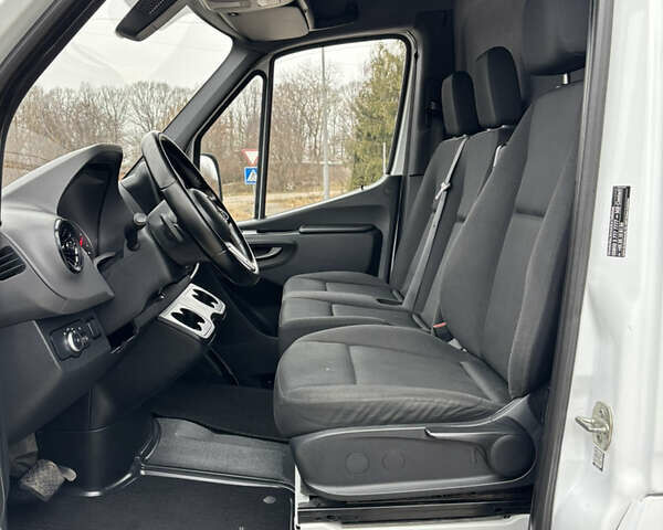 Белый Мерседес Sprinter, объемом двигателя 2.99 л и пробегом 205 тыс. км за 30500 $, фото 12 на Automoto.ua