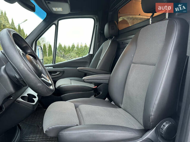 Белый Мерседес Sprinter, объемом двигателя 3 л и пробегом 300 тыс. км за 37500 $, фото 29 на Automoto.ua
