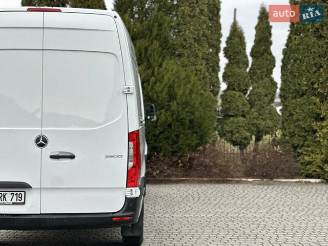 Белый Мерседес Sprinter, объемом двигателя 3 л и пробегом 300 тыс. км за 37500 $, фото 17 на Automoto.ua