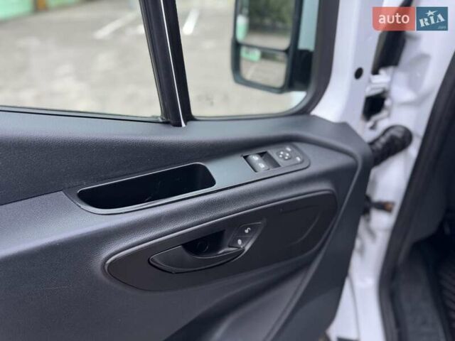 Белый Мерседес Sprinter, объемом двигателя 2.2 л и пробегом 243 тыс. км за 25800 $, фото 25 на Automoto.ua