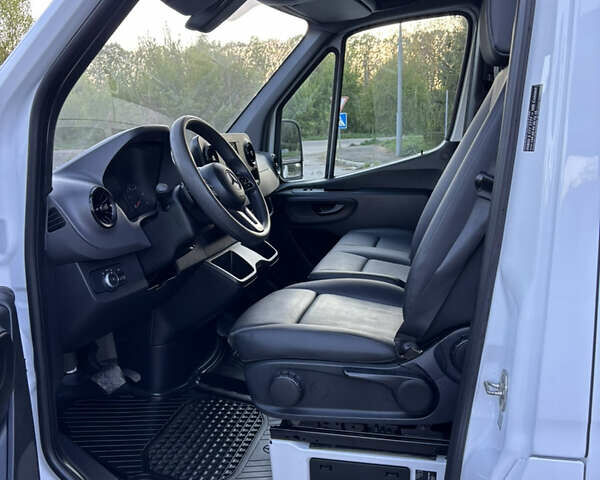 Белый Мерседес Sprinter, объемом двигателя 2.2 л и пробегом 280 тыс. км за 29000 $, фото 7 на Automoto.ua