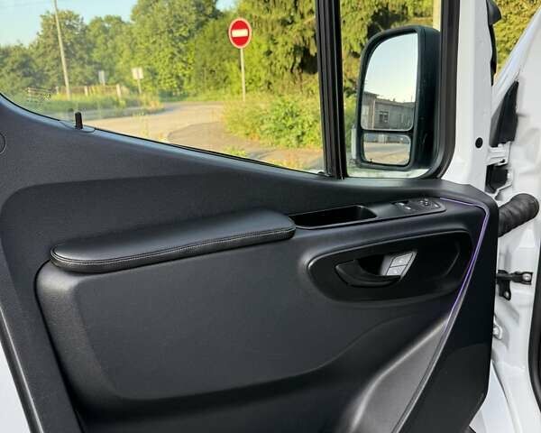 Белый Мерседес Sprinter, объемом двигателя 0 л и пробегом 290 тыс. км за 25000 $, фото 10 на Automoto.ua