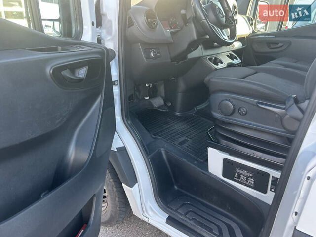 Білий Мерседес Sprinter, об'ємом двигуна 0 л та пробігом 49 тис. км за 68500 $, фото 3 на Automoto.ua