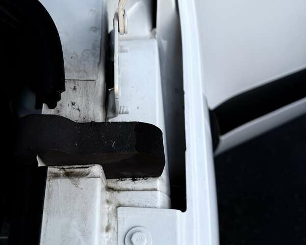 Мерседес Sprinter 2020 в Киеве на Automoto.ua Белый Мерседес Sprinter, объемом двигателя 2.2 л и пробегом 288 тыс. км за 23850 $, фото 56 на Automoto.ua