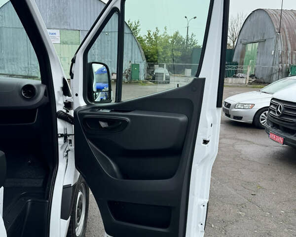 Білий Мерседес Sprinter, об'ємом двигуна 2.2 л та пробігом 207 тис. км за 22900 $, фото 23 на Automoto.ua