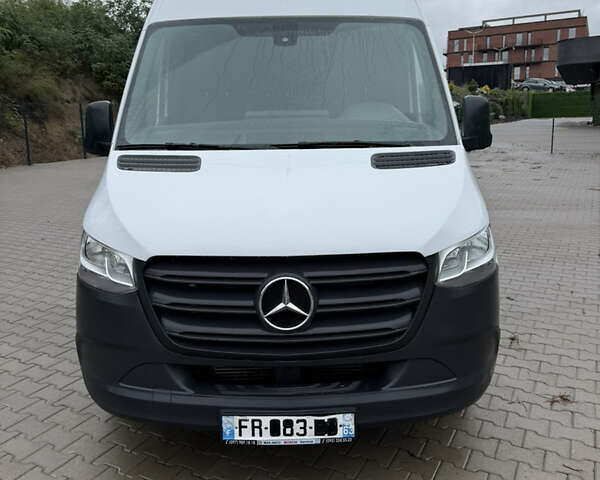 Белый Мерседес Sprinter, объемом двигателя 2.2 л и пробегом 188 тыс. км за 20900 $, фото 2 на Automoto.ua