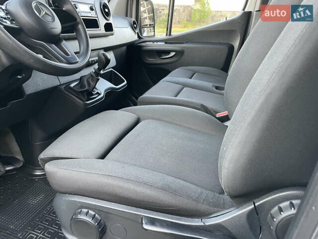 Белый Мерседес Sprinter, объемом двигателя 2.2 л и пробегом 267 тыс. км за 20999 $, фото 35 на Automoto.ua