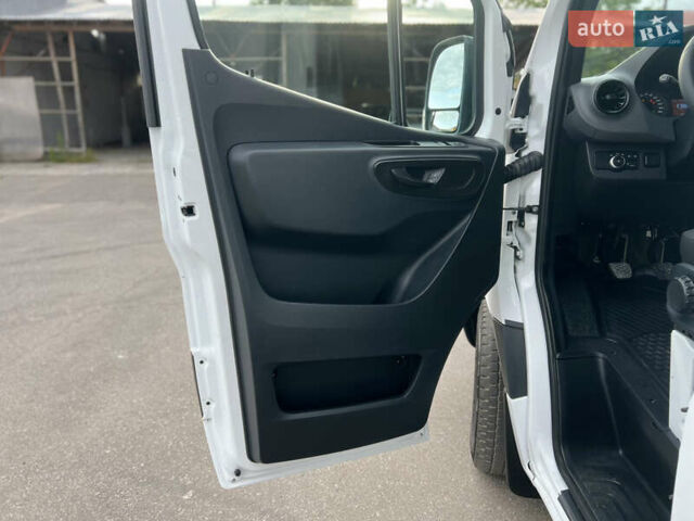Белый Мерседес Sprinter, объемом двигателя 2.2 л и пробегом 260 тыс. км за 25500 $, фото 13 на Automoto.ua