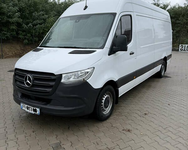 Белый Мерседес Sprinter, объемом двигателя 2.2 л и пробегом 188 тыс. км за 20900 $, фото 1 на Automoto.ua