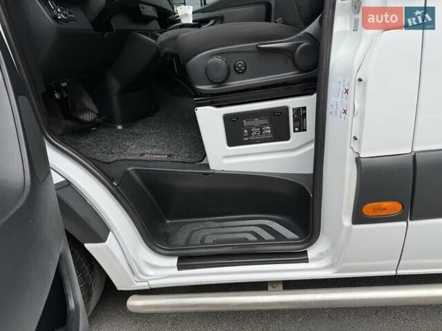 Белый Мерседес Sprinter, объемом двигателя 2.2 л и пробегом 287 тыс. км за 25450 $, фото 26 на Automoto.ua