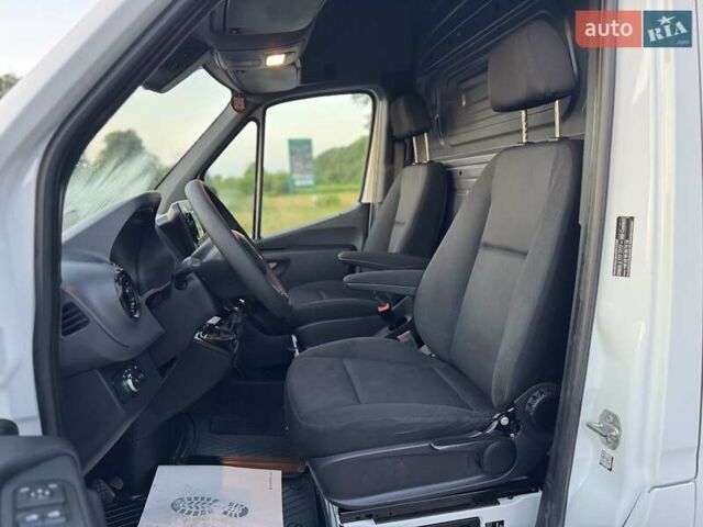 Белый Мерседес Sprinter, объемом двигателя 2.2 л и пробегом 267 тыс. км за 28900 $, фото 23 на Automoto.ua