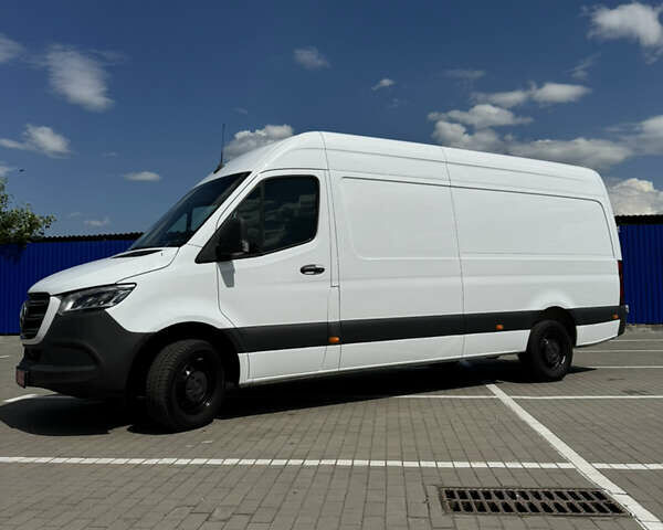 Білий Мерседес Sprinter, об'ємом двигуна 2.99 л та пробігом 313 тис. км за 40906 $, фото 5 на Automoto.ua