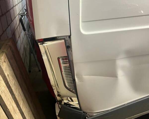 Белый Мерседес Sprinter, объемом двигателя 0 л и пробегом 215 тыс. км за 10713 $, фото 22 на Automoto.ua
