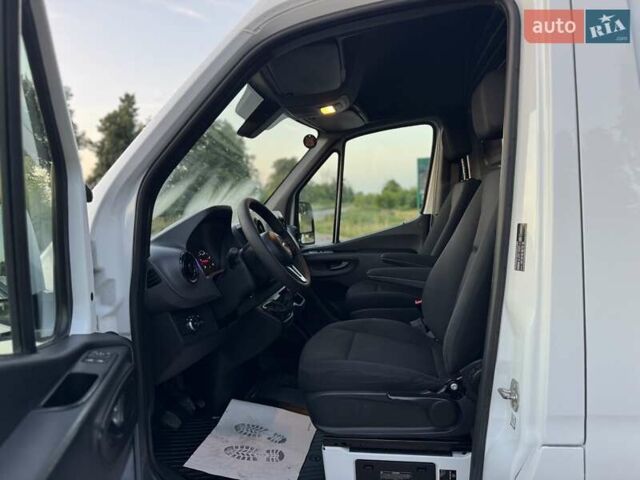 Белый Мерседес Sprinter, объемом двигателя 2.2 л и пробегом 267 тыс. км за 28900 $, фото 24 на Automoto.ua