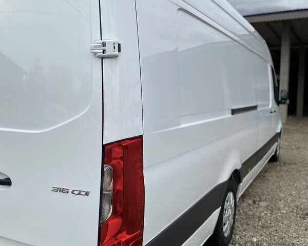 Белый Мерседес Sprinter, объемом двигателя 2.2 л и пробегом 198 тыс. км за 27900 $, фото 39 на Automoto.ua