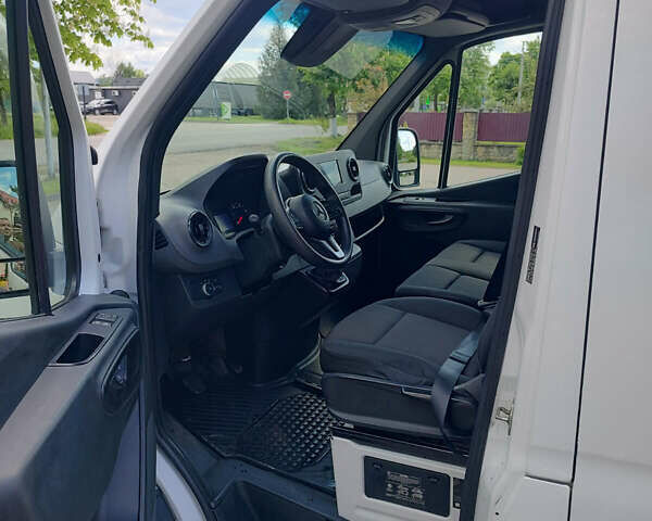 Белый Мерседес Sprinter, объемом двигателя 2.14 л и пробегом 228 тыс. км за 23999 $, фото 8 на Automoto.ua
