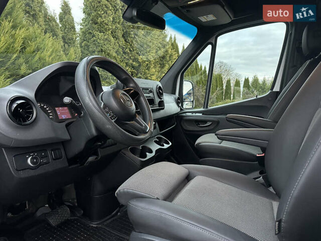 Белый Мерседес Sprinter, объемом двигателя 3 л и пробегом 300 тыс. км за 37500 $, фото 28 на Automoto.ua