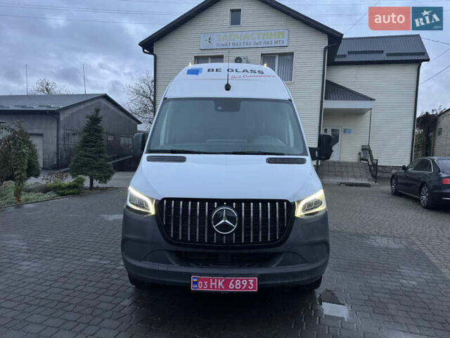 Белый Мерседес Sprinter, объемом двигателя 2.1 л и пробегом 366 тыс. км за 27800 $, фото 2 на Automoto.ua