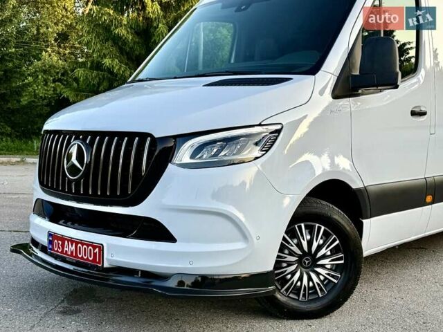 Белый Мерседес Sprinter, объемом двигателя 0 л и пробегом 290 тыс. км за 25000 $, фото 2 на Automoto.ua