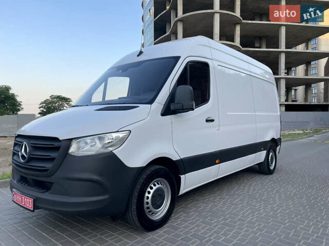 Белый Мерседес Sprinter, объемом двигателя 2.2 л и пробегом 267 тыс. км за 20999 $, фото 1 на Automoto.ua