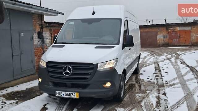 Белый Мерседес Sprinter, объемом двигателя 2.2 л и пробегом 222 тыс. км за 23999 $, фото 3 на Automoto.ua