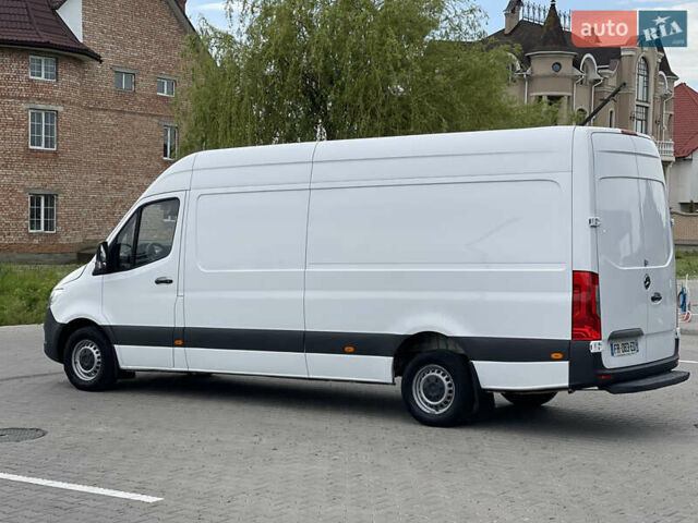 Белый Мерседес Sprinter, объемом двигателя 2.2 л и пробегом 188 тыс. км за 22800 $, фото 12 на Automoto.ua