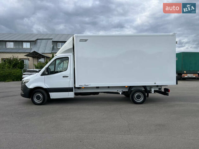 Белый Мерседес Sprinter, объемом двигателя 2.2 л и пробегом 260 тыс. км за 25500 $, фото 3 на Automoto.ua