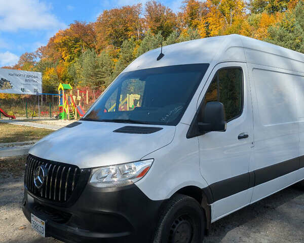 Белый Мерседес Sprinter, объемом двигателя 3 л и пробегом 157 тыс. км за 35000 $, фото 2 на Automoto.ua