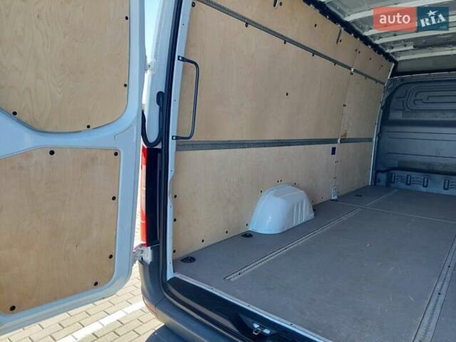 Белый Мерседес Sprinter, объемом двигателя 2.2 л и пробегом 225 тыс. км за 25999 $, фото 2 на Automoto.ua