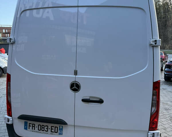 Белый Мерседес Sprinter, объемом двигателя 2.2 л и пробегом 188 тыс. км за 20900 $, фото 5 на Automoto.ua