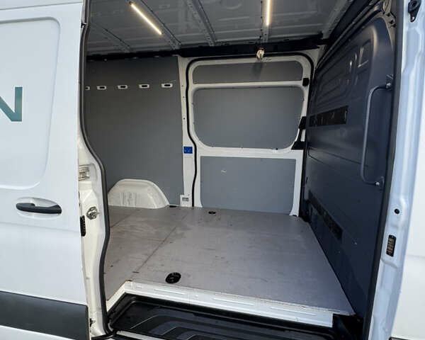 Белый Мерседес Sprinter, объемом двигателя 2.2 л и пробегом 308 тыс. км за 25800 $, фото 9 на Automoto.ua