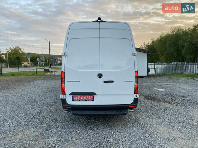 Белый Мерседес Sprinter, объемом двигателя 2.1 л и пробегом 275 тыс. км за 22900 $, фото 4 на Automoto.ua