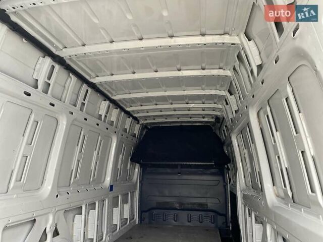 Белый Мерседес Sprinter, объемом двигателя 0 л и пробегом 198 тыс. км за 27850 $, фото 26 на Automoto.ua