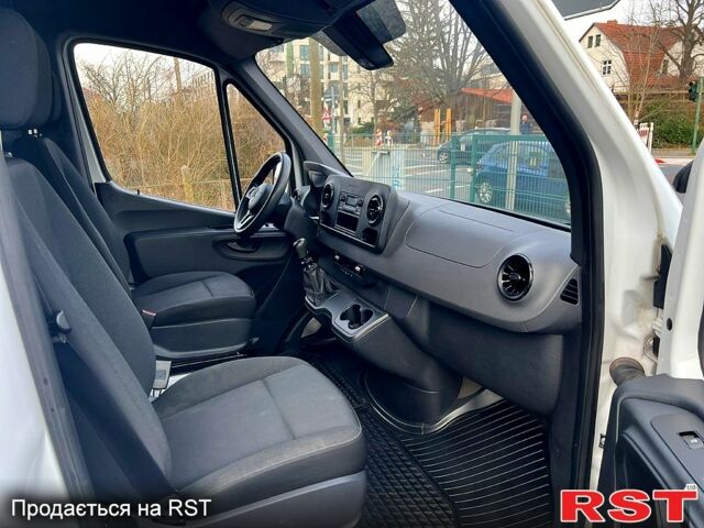 Білий Мерседес Sprinter, об'ємом двигуна 2.1 л та пробігом 277 тис. км за 23700 $, фото 5 на Automoto.ua