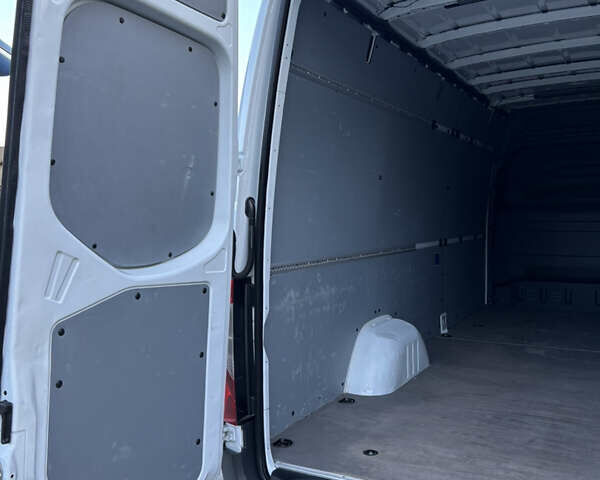 Белый Мерседес Sprinter, объемом двигателя 2.2 л и пробегом 280 тыс. км за 29000 $, фото 26 на Automoto.ua